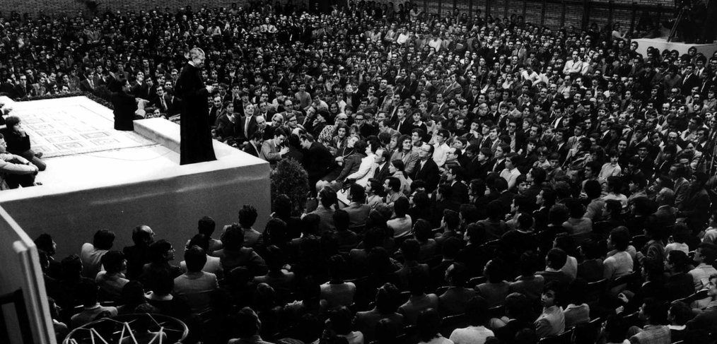 Conversations with St. Josemaria Opus Dei An Association Which Fosters the Search for Holiness