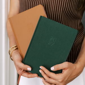 2027 Solé Weekly Planner